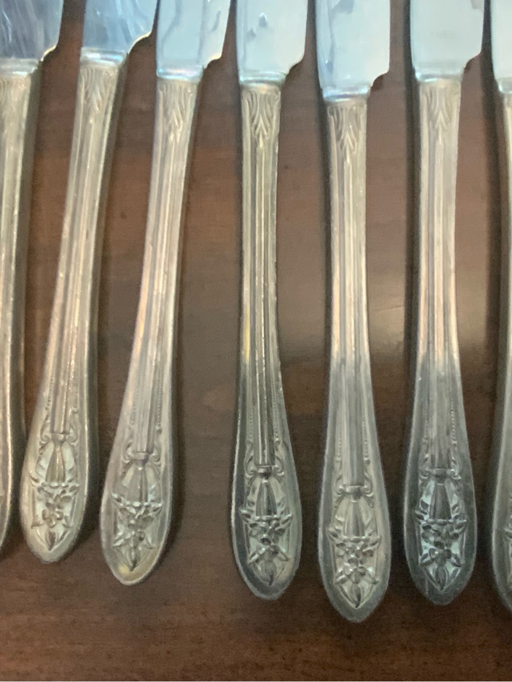 Vintage Floral-Handled Stainless Butter Knife Set of 8- Silver